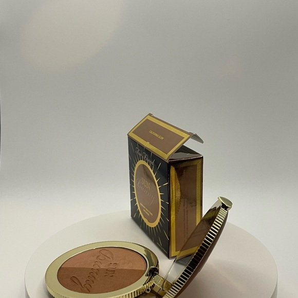Too Faced Sun Bunny Bronzer - California glow authentic new - Picture 2 of 13